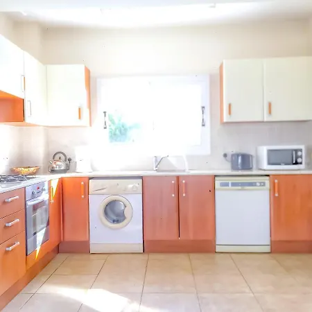 Beach Sea View, Xxl Pool, 4 Bedroom Ayía Nápa